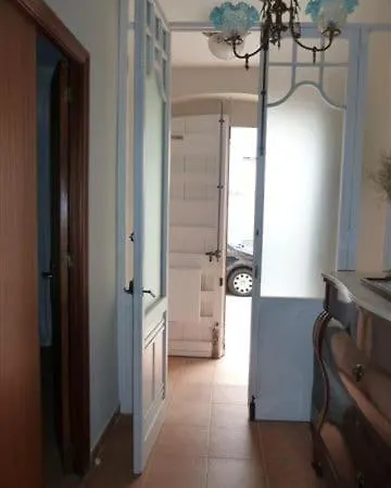 Casa De Pueblo Con Jardin Hébergement de vacances *