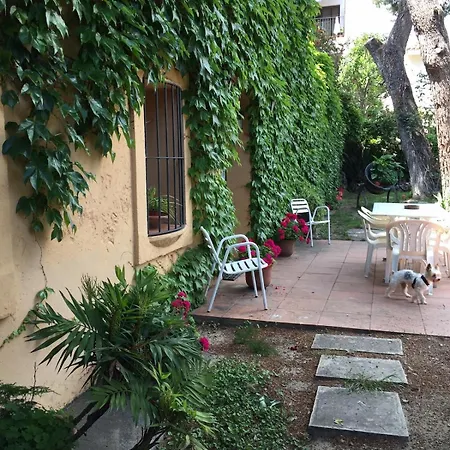Casa De Pueblo Con Jardin *